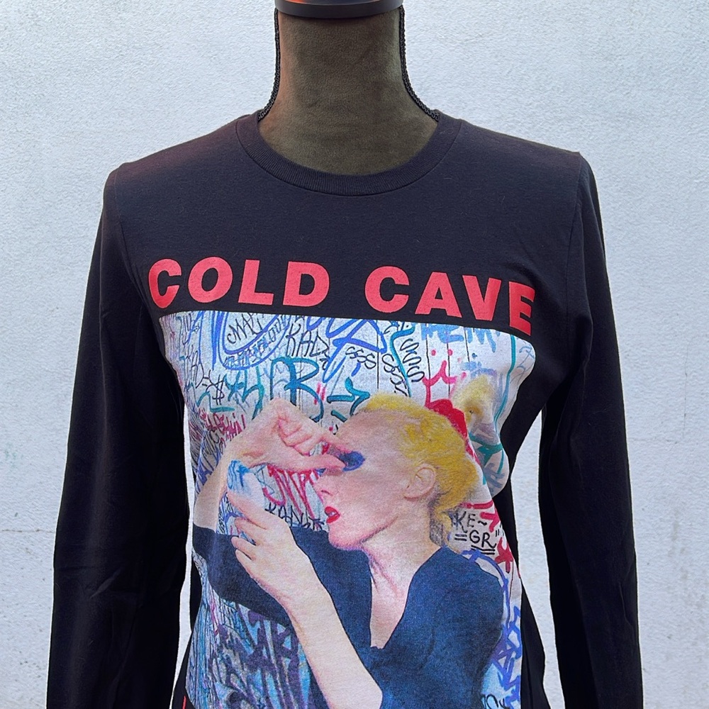 Cold Cave - Picture 3 of 7